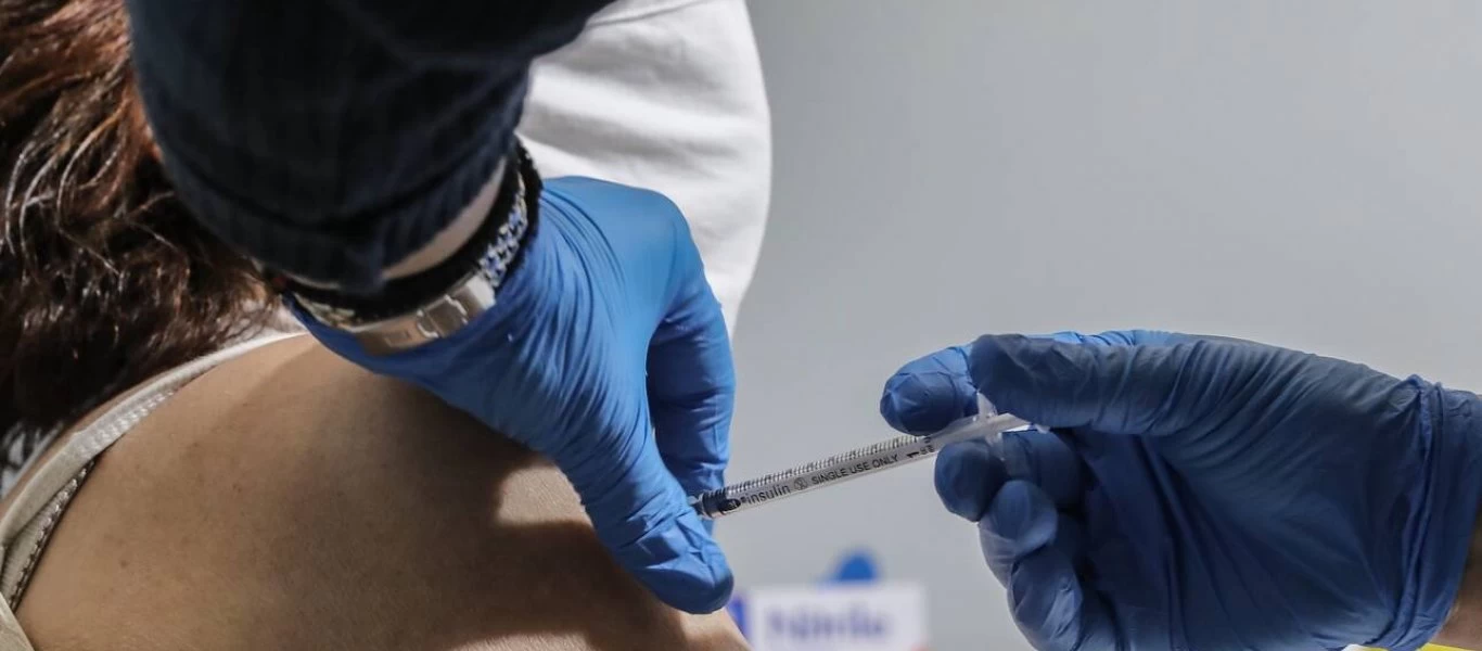 Διπλάσιες ακυρώσεις στα ραντεβού εμβολιασμού στον Ίλιον μετά το χθεσινό θάνατο (φωτό-βίντεο)